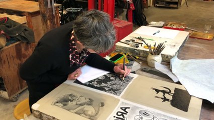 Joëlle Jolivet à l'atelier A fleur de pierre