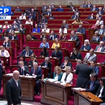 Edouard Philippe prend la défense de la nouvelle porte-parole du gouvernement Sibeth Ndiaye, qualifiant de bullshit les critiques la visant