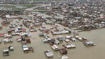 شاهد.. بخمس دقائق.. الفيضانات تدمر قرى إيرانية وتقتل العشرات
