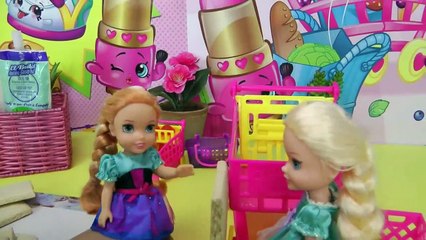 SHOPKINS à la Vanille Maison! ELSA & ANNA bambins construire et décorer avec beaucoup de glaçage royal et des bonbons!