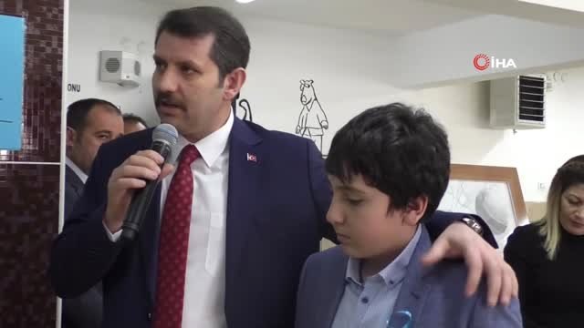 Otizmli Hasan Berkay 'Bende Varım!' Adlı Kişisel Resim Sergisini Açtı