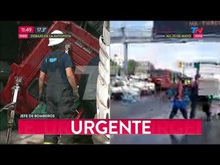 Se cayó un camión de la autopista 25 de Mayo