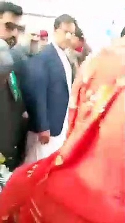 Imran Khan to lady