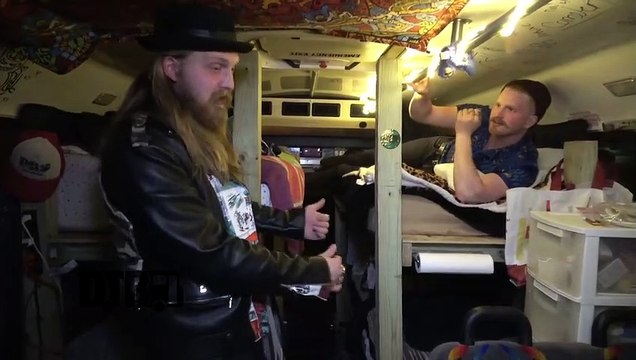 The Zealots - BUS INVADERS Ep. 1429