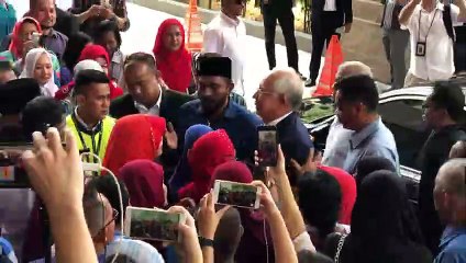 Download Video: Datuk Seri Najib Razak arrives at the Kuala Lumpur Court Complex