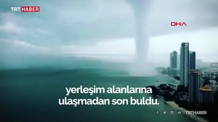 Malezya’daki dev hortum film sahnelerini aratmadı