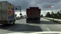 Arnavutköy’de hafriyat kamyonu tehlike saçtı