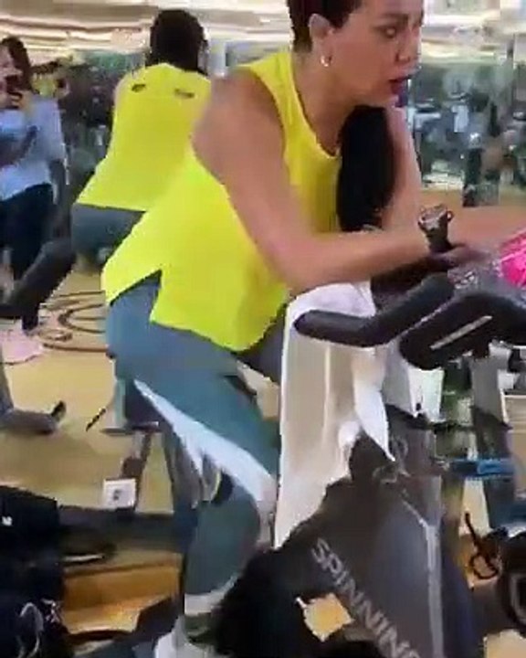 رانيا يوسف  تنشر فيديو جديد لها من الجيم