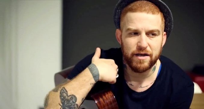 Şarkıcı Gökhan Özoğuz, Ekrem İmamoğlu'nu Tebrik Etti