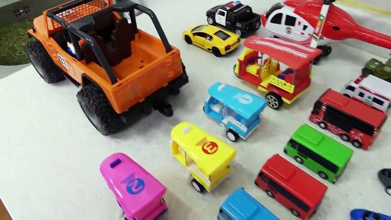 Les voitures Sales Jouets automne dans l'évier de Lavage de Voiture pour les Enfants