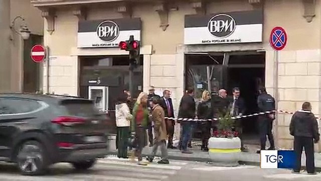 Assalto al bancomat a Foggia, forse nessun bottino