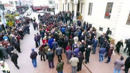 Barış Ayhan mazbatasını aldı