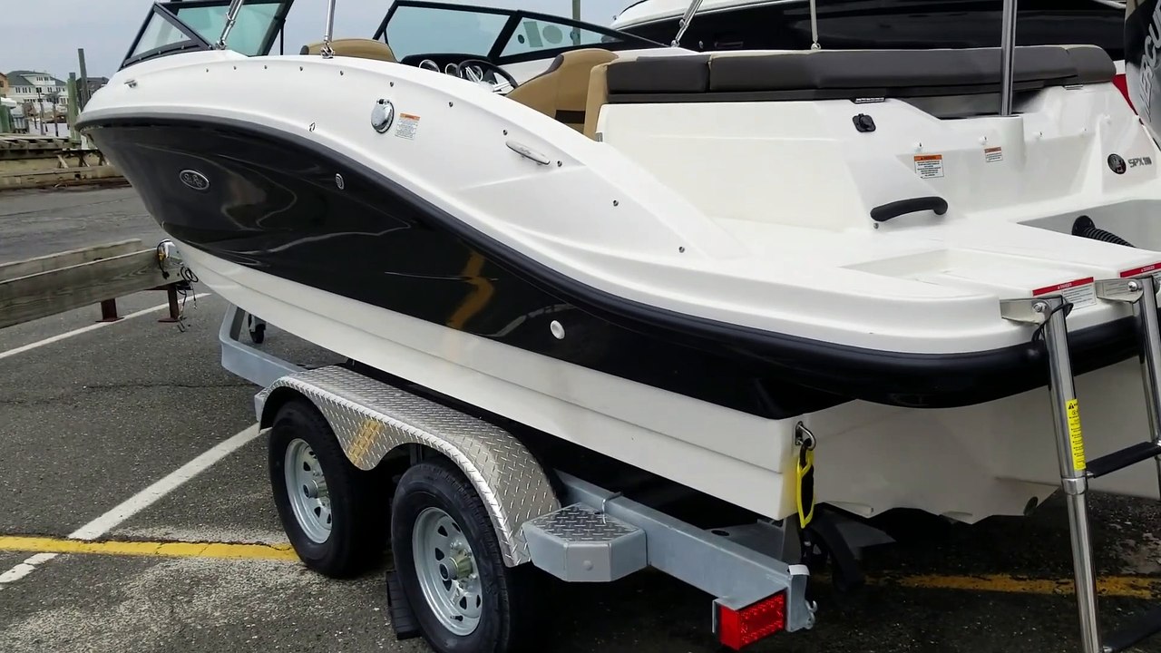 2019 Sea Ray SPX 210 Outboard Boat For Sale at MarineMax Brick, NJ