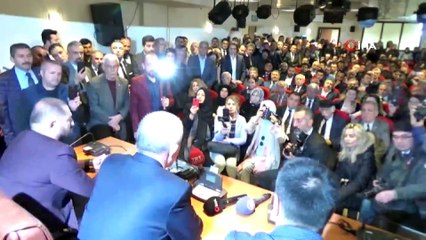 MHP’li Başkan Sarı'nın ilk işi makam kapısını söktürmek oldu