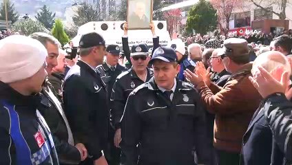 Video herunterladen: Artvin Belediye Başkanlığı'nda devir teslim töreni