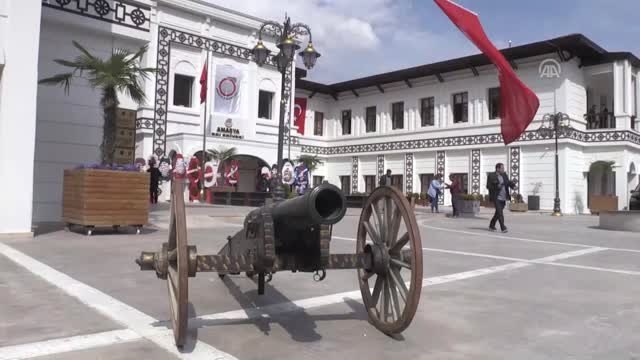 Göreve Başladığı Gün Makam Odasının Kapısını Söktürdü