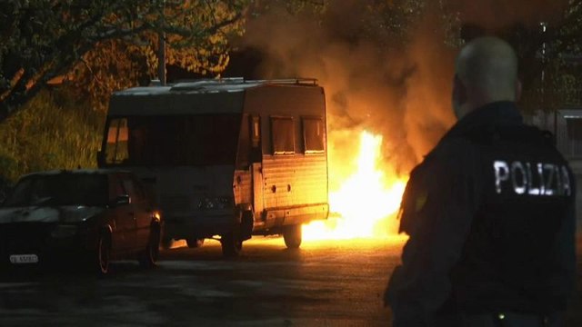 Протесты против переселения цыган в Риме