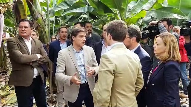 El presidente de Asprocan explica a Pablo Casado las posibilidades del sector del plátano canario