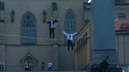 Tightrope walkers in Prague to highlight new mental health plan