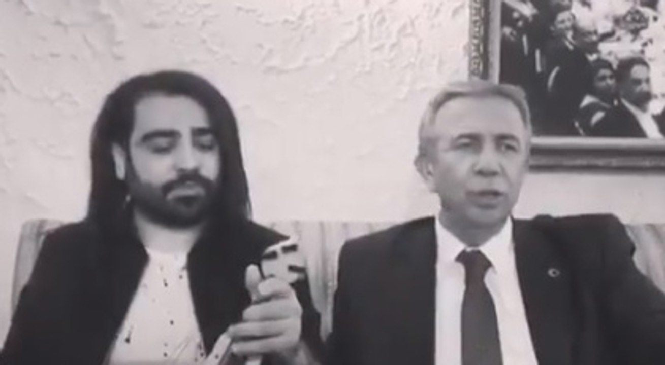 Mansur Yavaş türkü söyledi