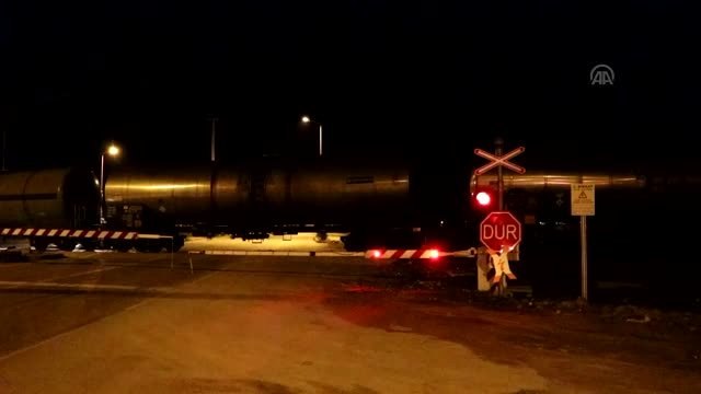 Hemzemin Geçitte İstop Eden Otomobile Tren Çarptı