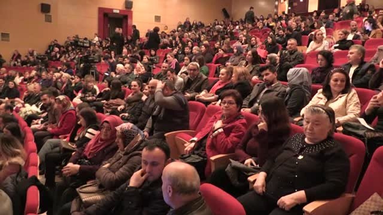 Avukatlar Sahne Aldı