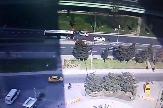 Ters Yöne Dönüş Yapan Otomobil Motosikletliye Çarptı