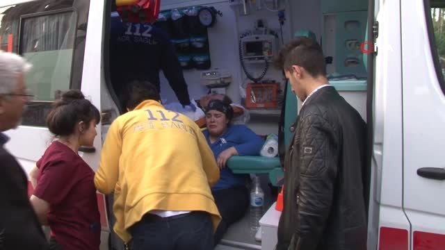 Hastaneye Hasta Taşıyan Ambulans Kaza Yaptı, Yaralanan Hemşire Gözyaşlarına Boğuldu