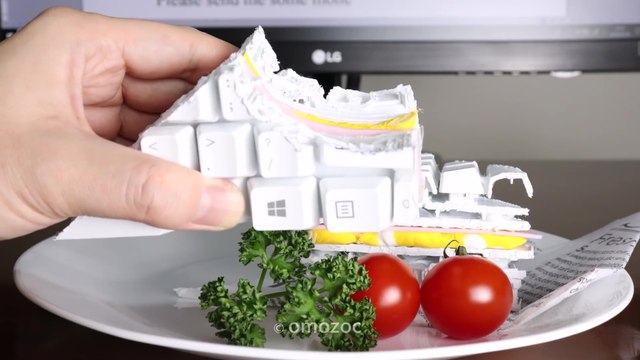 Son clavier ne marche plus alors il décide de le manger