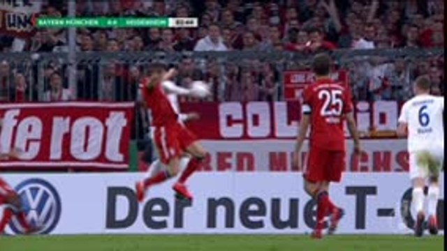 لقطة:كرة قدم: بأعصاب باردة كبيرة ليفاندوفسكي يهدي البايرن التأهل في كأس المانيا