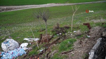 Mahallede Yaşanan Toprak Kayması Korkutuyor