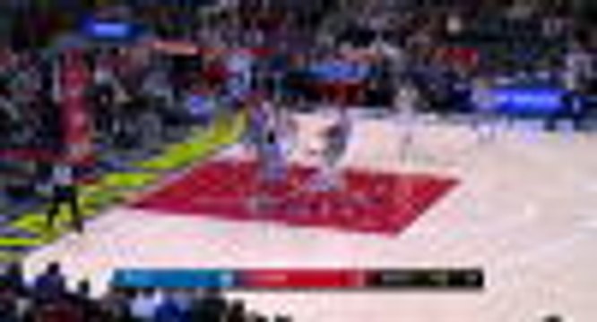 Collins finishes ferocious two-handed dunk