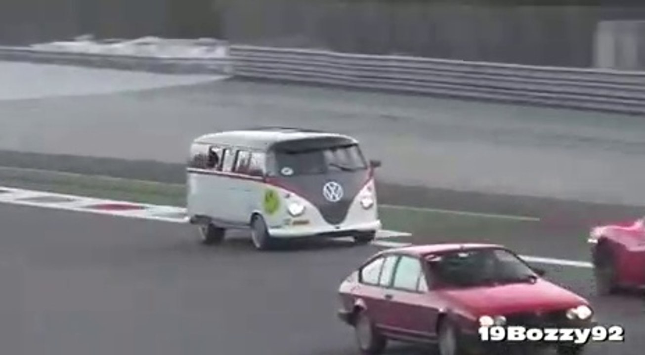 VÍDEO: esta es la Volkswagen T1 más rápida y potente de la galaxia