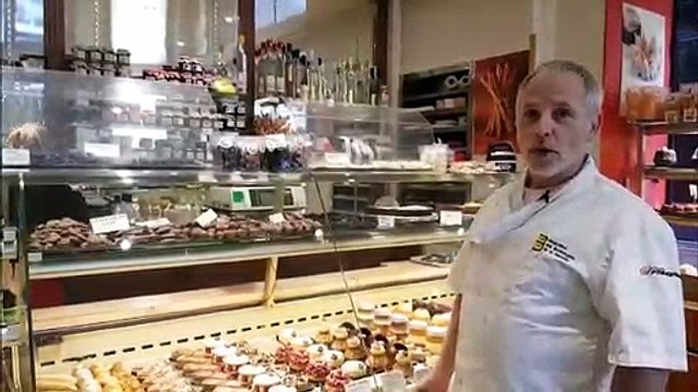 Metz : la confection des œufs de Pâques par Christian Harberey, de la Pâtisserie Jean