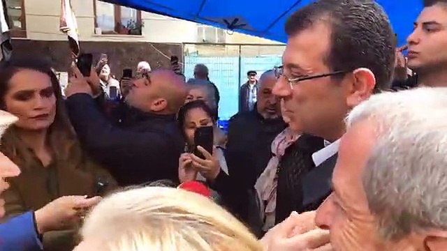 Ekrem İmamoğlu'nu 'Başkan Ekrem' sloganıyla karşıladılar