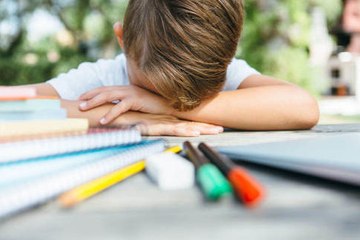 Hausaufgaben in den Ferien: gute oder schlechte Idee?