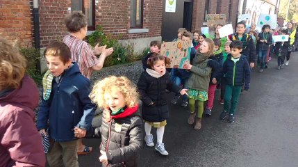 Saint Symphorien : Les enfants ont marché pour le climat.Video 4 Eric Ghislain