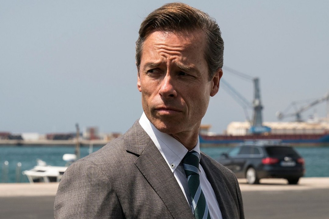 Domino Official Movie - Nikolaj Coster-Waldau, Guy Pearce