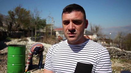 Gjirokastër, një grup vullnetarësh nisin aksionin për pastrimin e qytetit - Top Channel Albania
