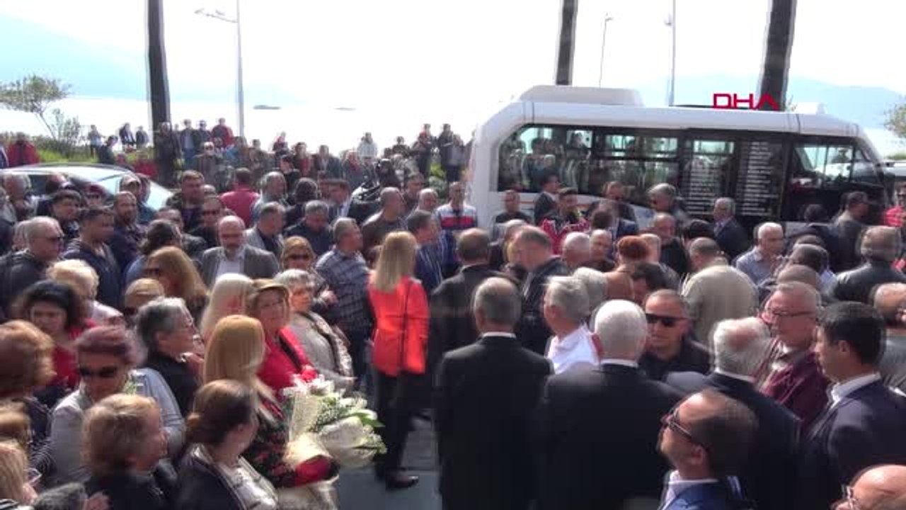 Muğla Marmaris'in CHP'li Yeni Belediye Başkanı Oktay Görevine Başladı