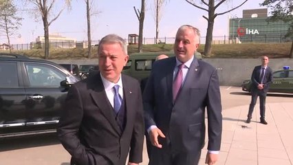 Bakan Akar, Kosova'da Askeri Törenle Karşılandı