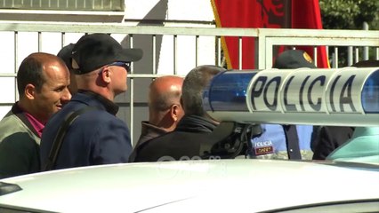 RTV Ora - Lihen në burg 3 nga 6 protestuesit e arrestuar