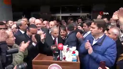 Demirtaş koltuğa oturdu