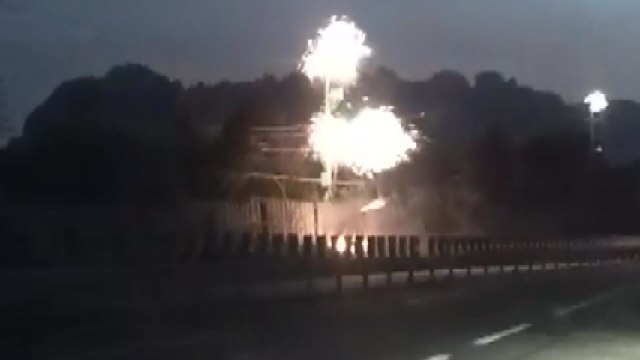 [영상] '고성 산불' 최초 발화 추정 순간 포착 / YTN