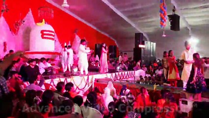 माँ के जगराता को देखकर पंडित जी नाचने लगा