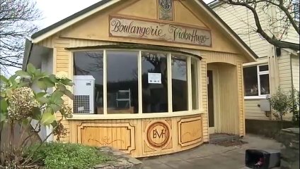 Bras de fer entre villageois et châtelains - Reportage