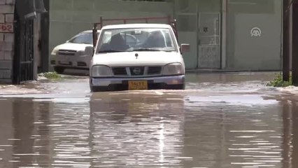 Kerkük'te Nehir Taştı İki Mahalle Sular Altında Kaldı
