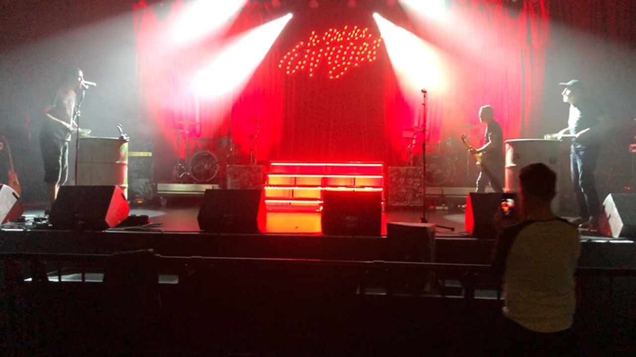 « Salut à toi » Le Bal des enragés