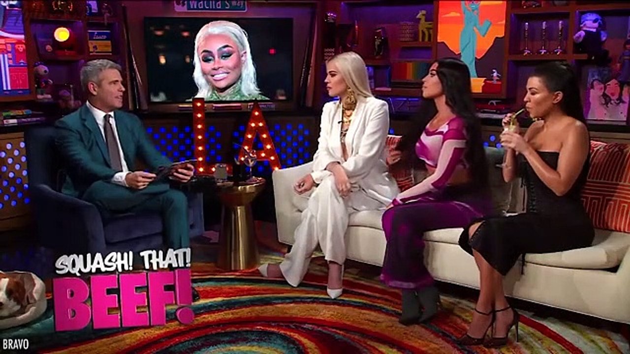 Kylie Jenner Spotted With MASSIVE Diamond Ring After Romantic Vacation With Travis Scott!