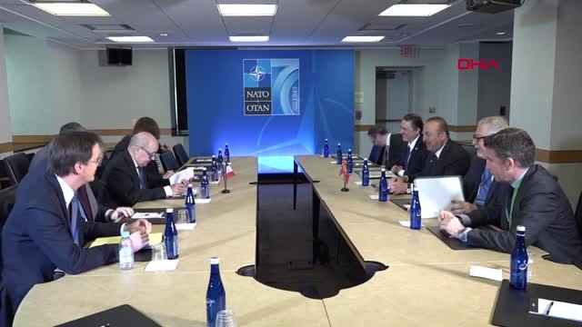 Bakan Çavuşoğlu Fransa Dışişleri Bakanı Jean-Yves Le Drian ile Görüştü